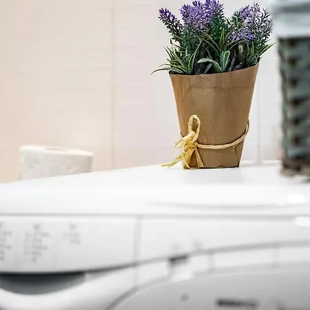 Apartamento Cozy 1 Bdrm, Center, Solunska Near Vitoshka Street Sofía