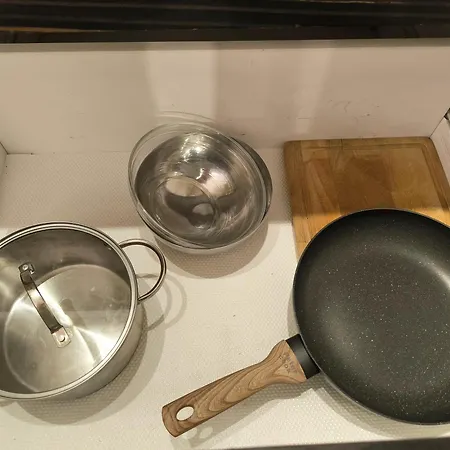 Cozy 1 Bdrm, Center, Solunska Near Vitoshka Street Sofía