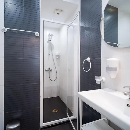 Cozy 1 Bdrm, Center, Solunska Near Vitoshka Street 索菲亞
